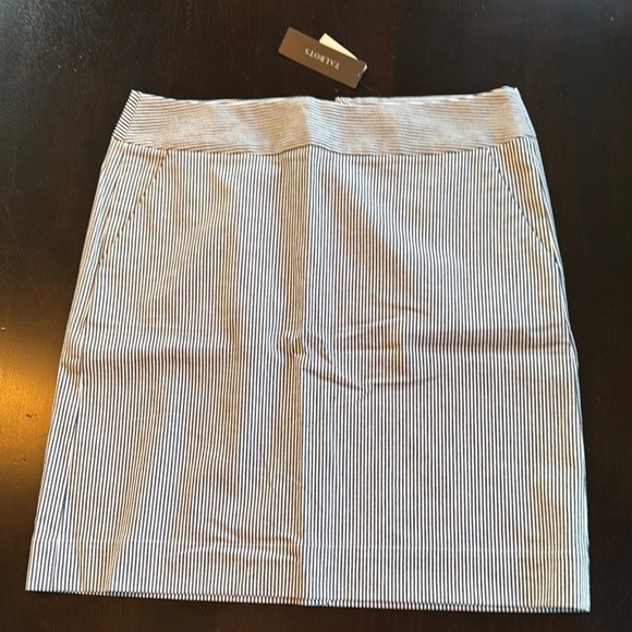 Talbots White and Blue Pencil Skirt - Picture 1 of 2